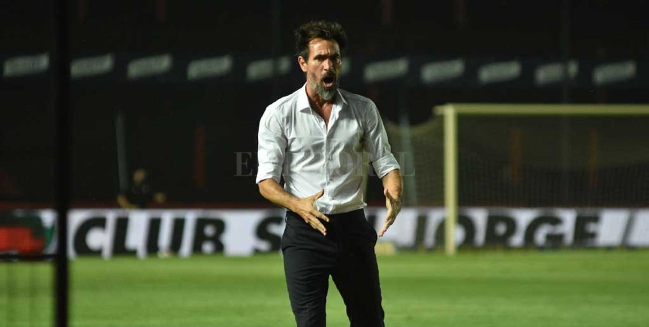 Colón le ofreció a Domínguez un año y medio más de contrato