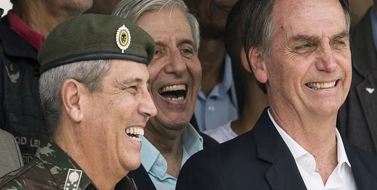 Jair Bolsonaro destituyó a toda la cúpula del Ejército de Brasil