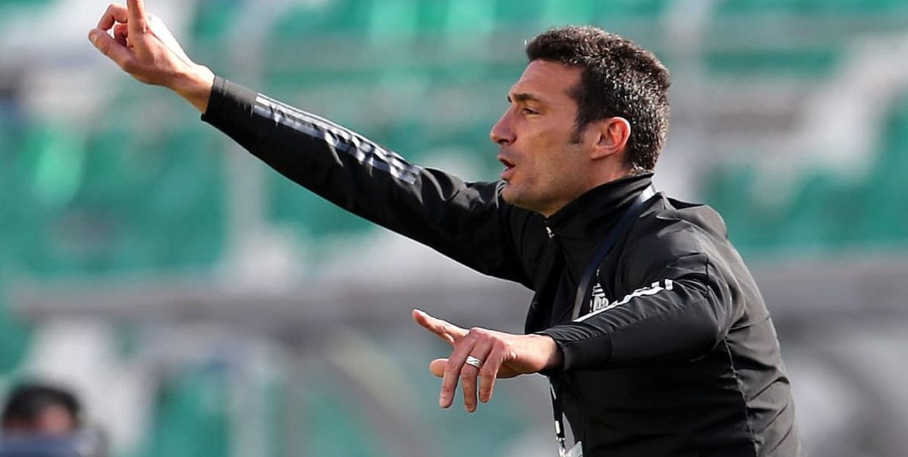 Scaloni: "Fuimos un equipo que dominó el partido y sabía a lo que estaba jugando"