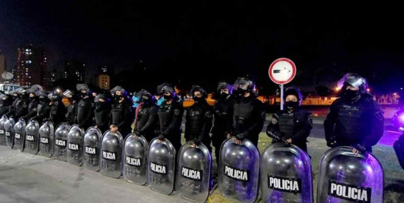 Operativo policial en Villa Lugano tras tiroteo entre bandas narco rivales 