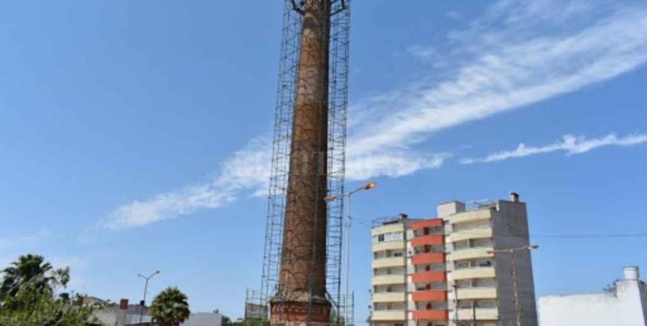 Restauraron la chimenea que es patrimonio histórico de Corrientes
