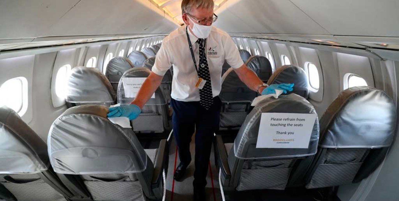 Advierten que es "mínimo" el riesgo de contagio de Covid-19 en un avión