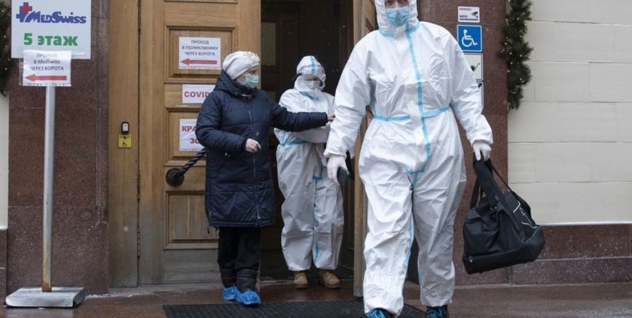 Rusia supera los 6,5 millones de casos de covid y de 800 muertos