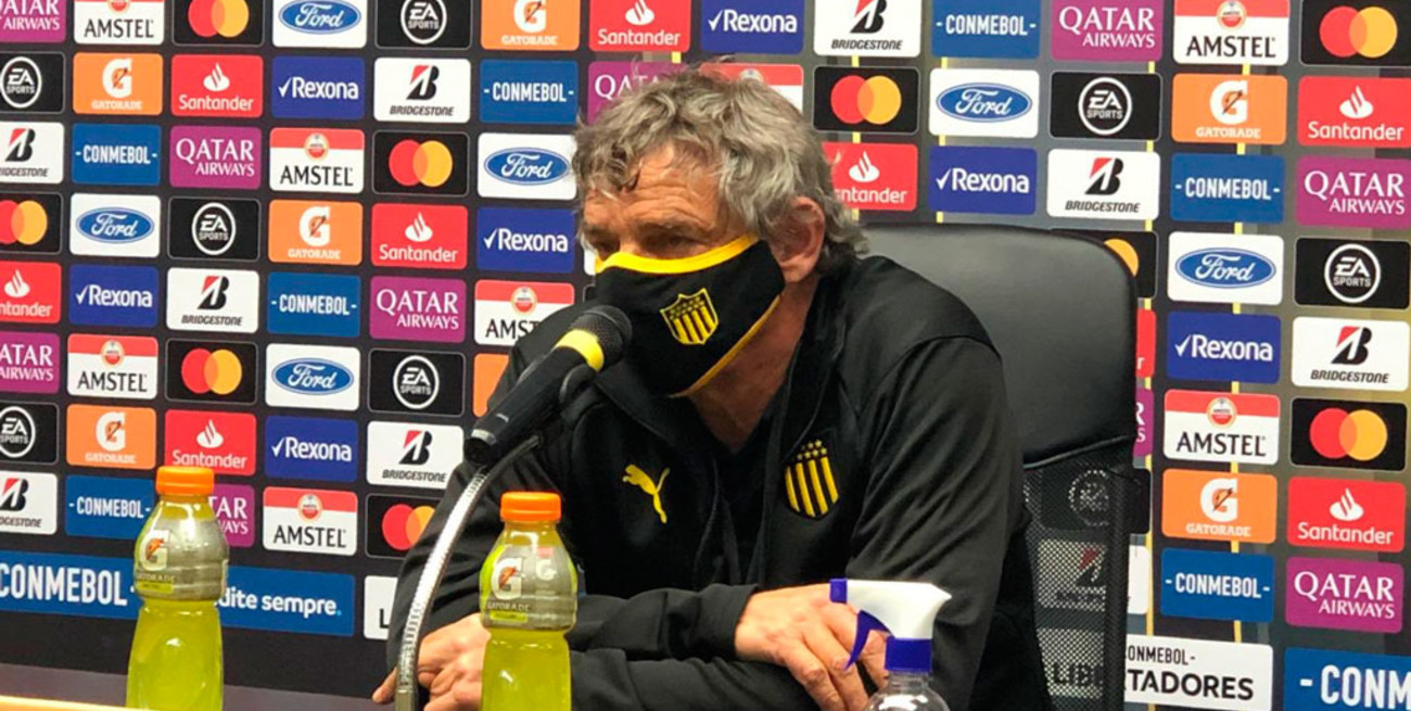 Polémica frase del DT de Peñarol: "Va bala con los brazuca"