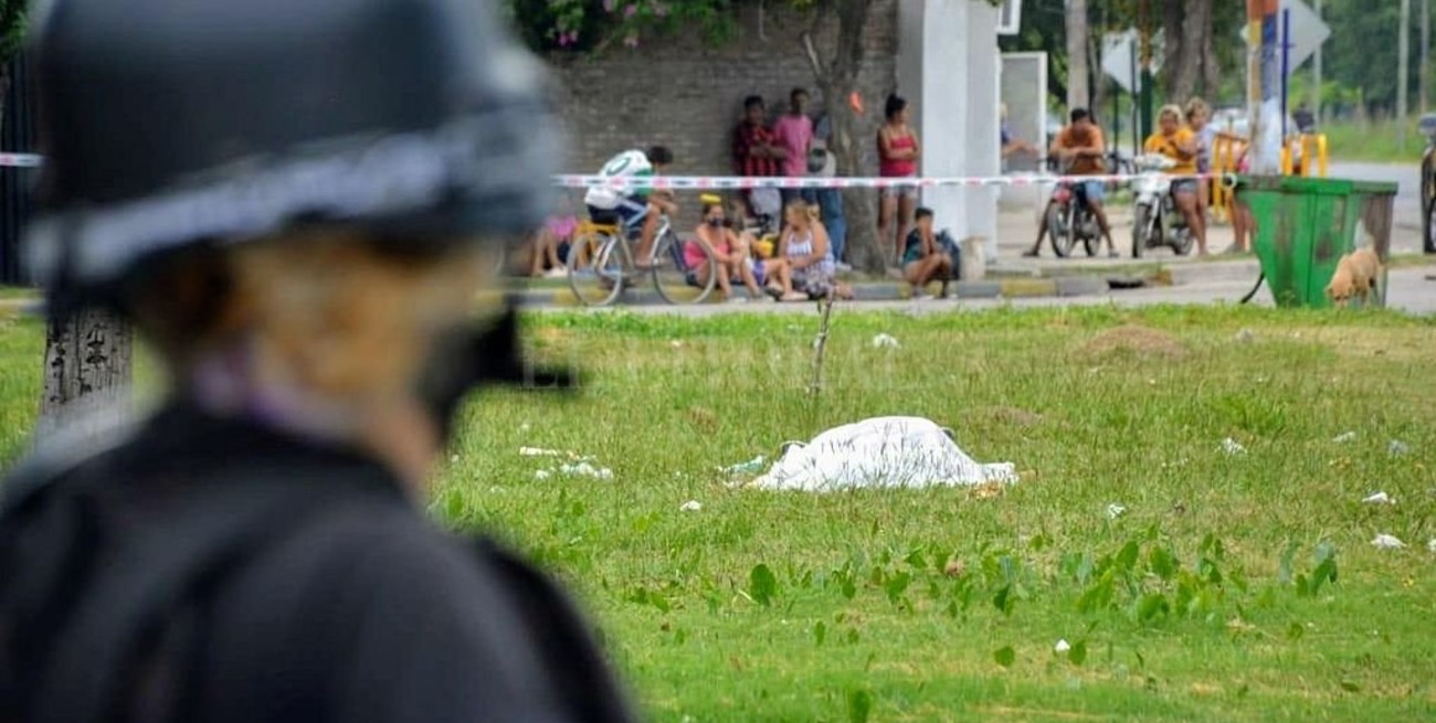 Acribillan a tiros a un hombre en el entierro de su hermano