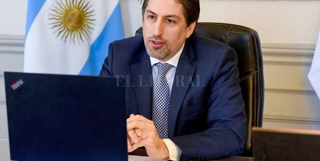 Trotta y los ministros de Educación de todo el país evalúan la "vuelta escalonada" a clases