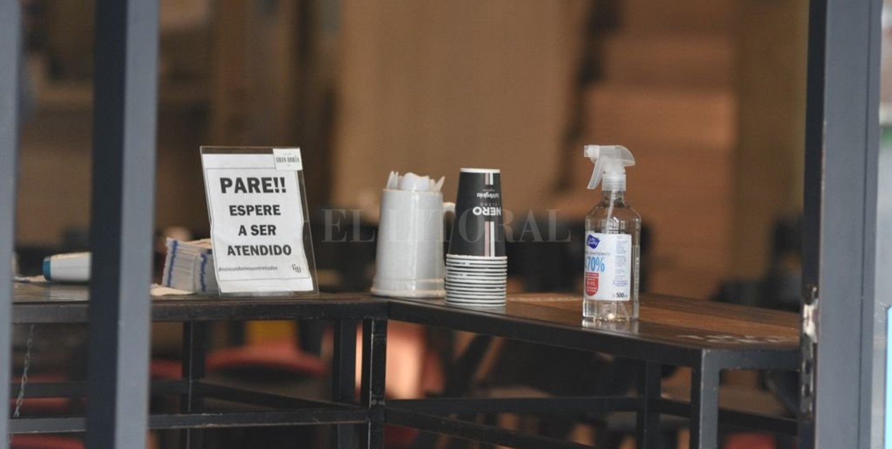 Variante Delta: un experto recomienda ser "precavidos" con nuevas flexibilizaciones