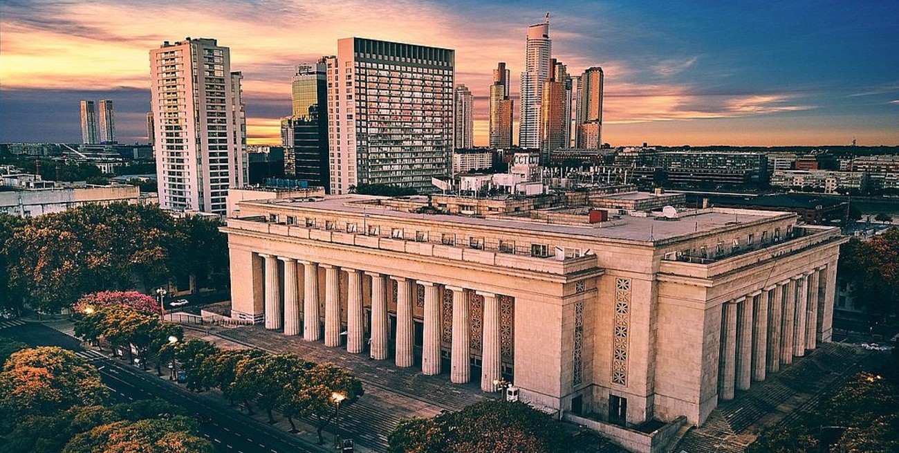 Bicentenario de la UBA: reconocerán a 200 personalidades, con la presencia de Fernández
