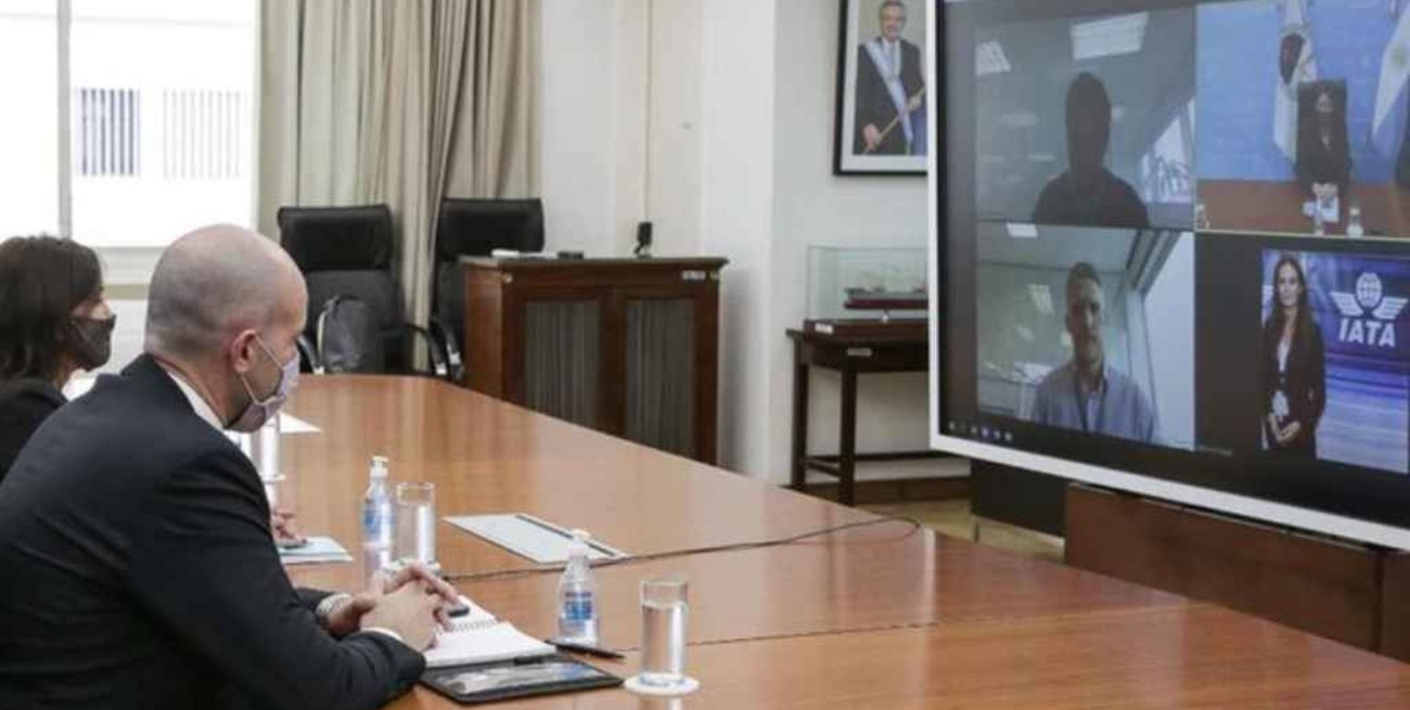 En una fugaz reunión las aerolíneas se quejaron por los cupos para pasajeros