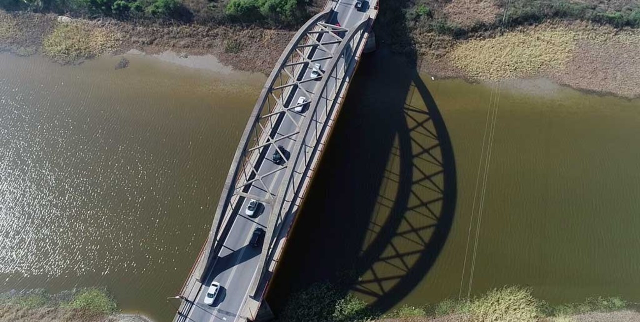 Los 82 años del Carretero, un puente que ya no aguanta más postergaciones