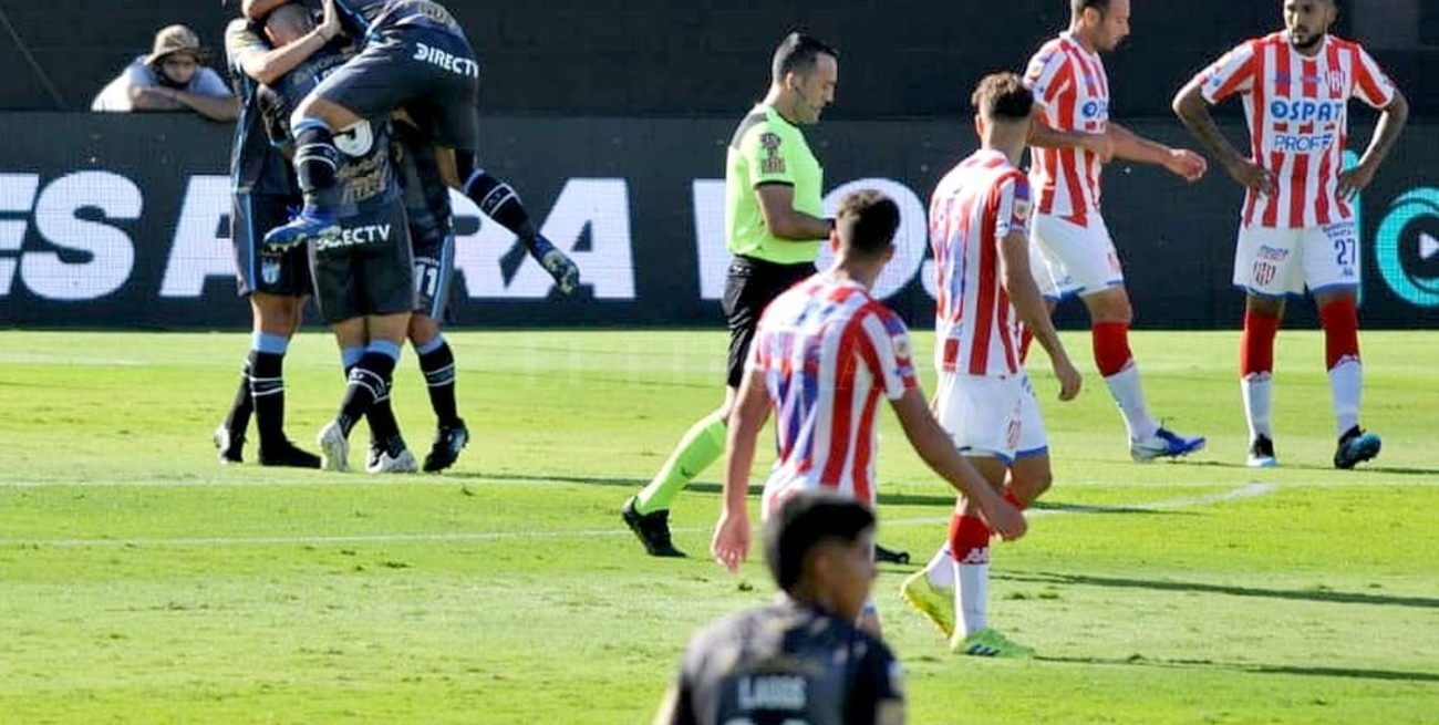 Unión jugó mal, perdió y quedo afuera de la zona Campeonato