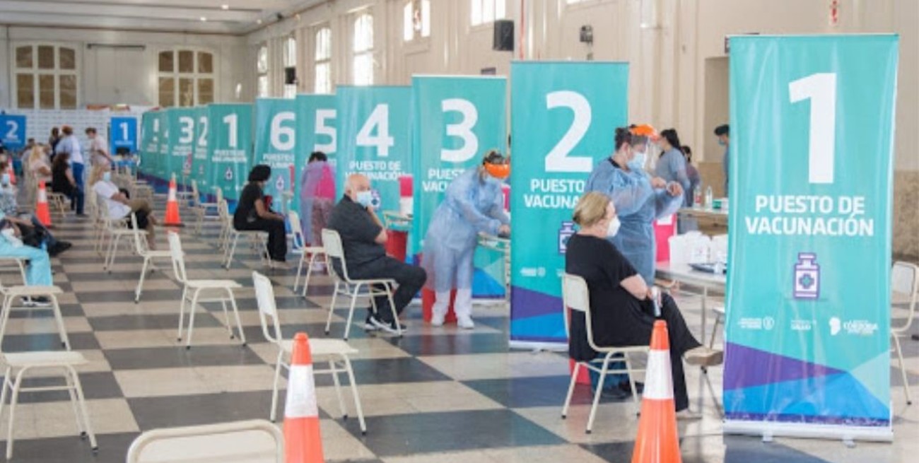 Vacunan sin turnos a personas mayores de 60 años, embarazadas y con discapacidad en Córdoba