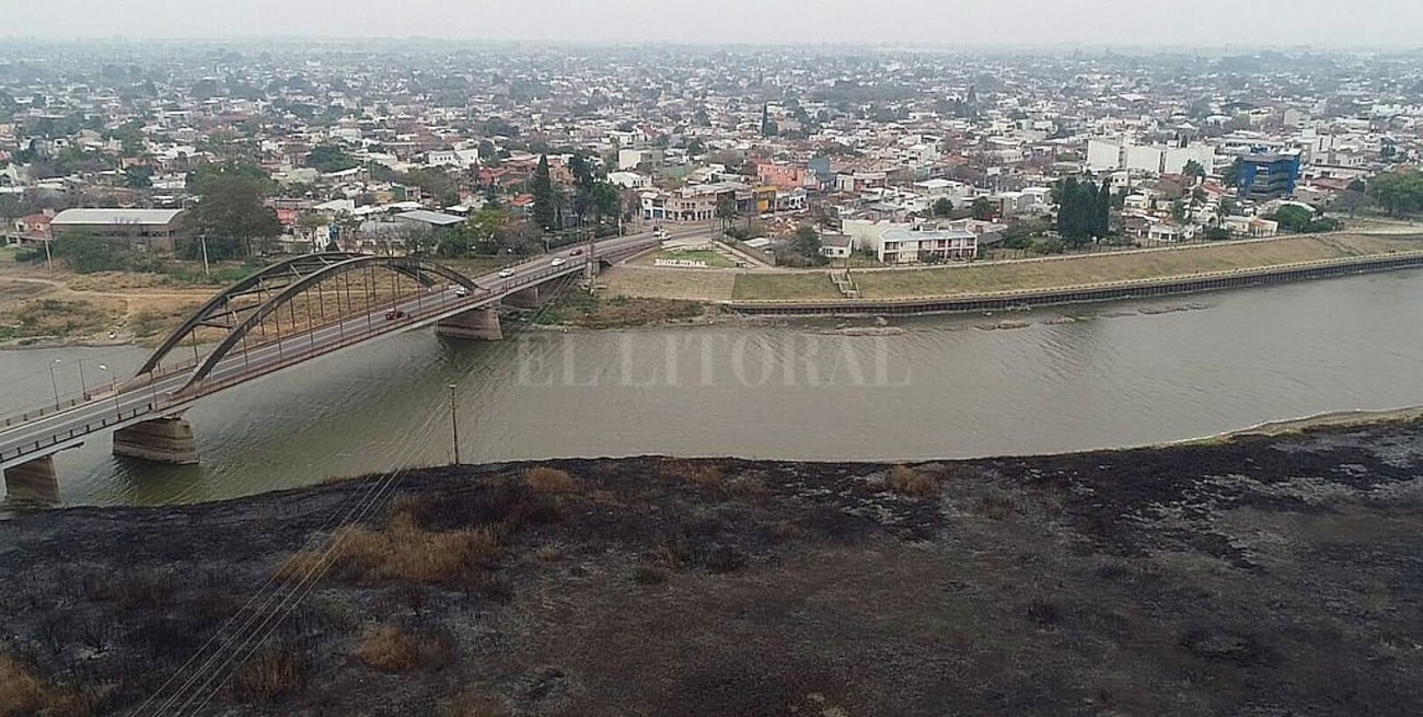 El día después de la quema de pastizales en Santo Tomé 