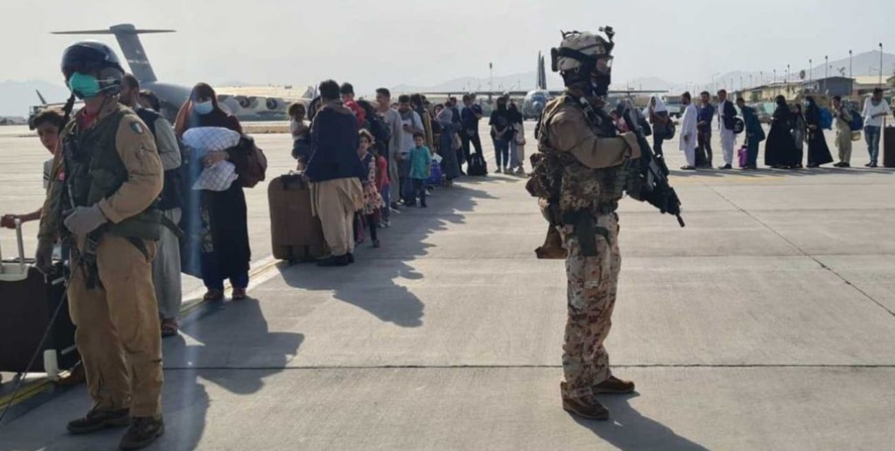 EE.UU. alerta que la amenaza terrorista contra aeropuerto de Kabul es "real"