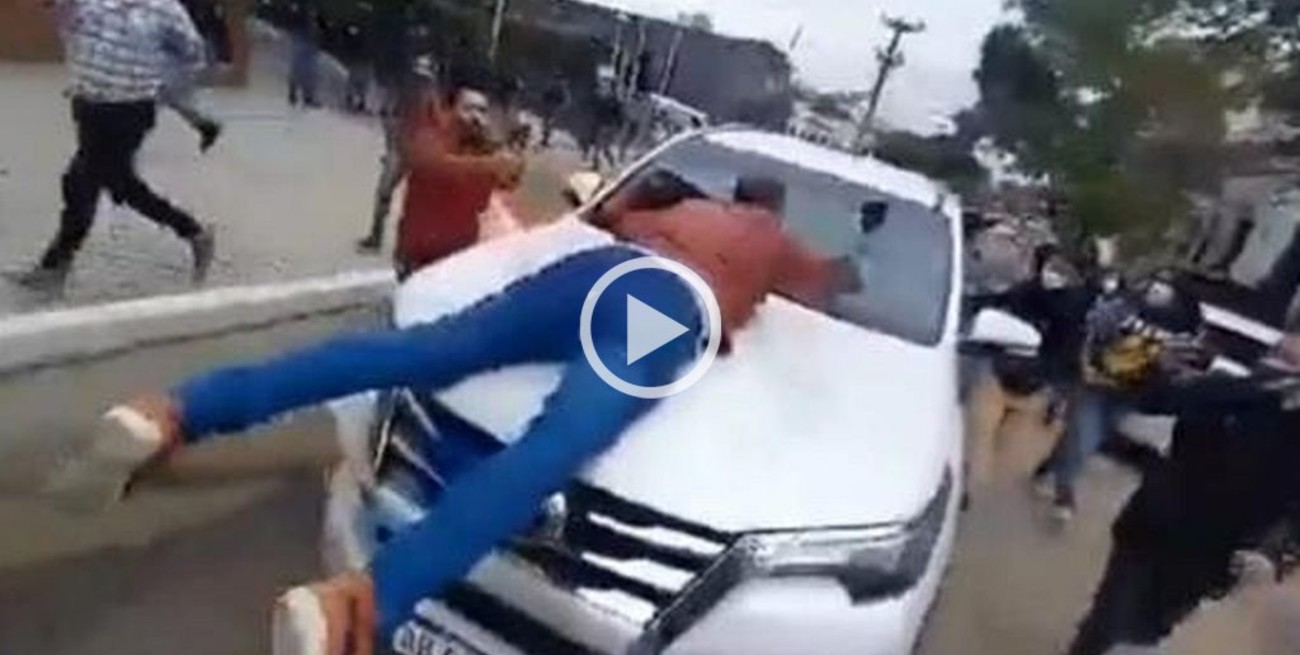El ministro de Desarrollo Humano de Formosa arrastró con su camioneta a un manifestante