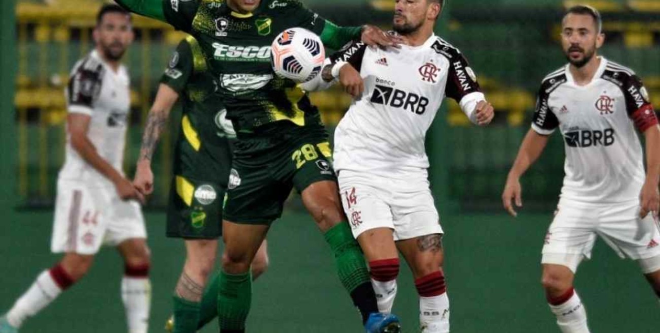 Defensa y Justicia perdió de local ante Flamengo y se complica su clasificación a la siguiente ronda