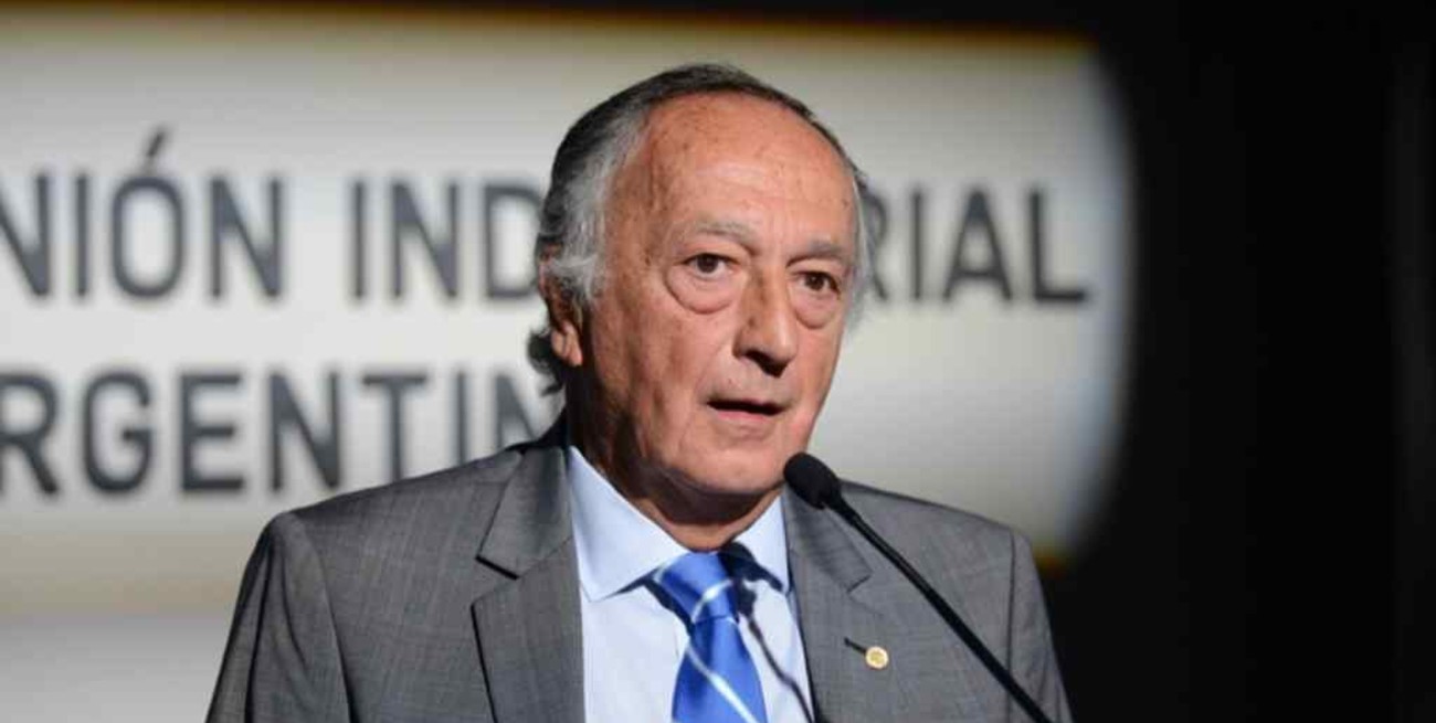 Fuerte advertencia desde la UIA ante el "aporte solidario"