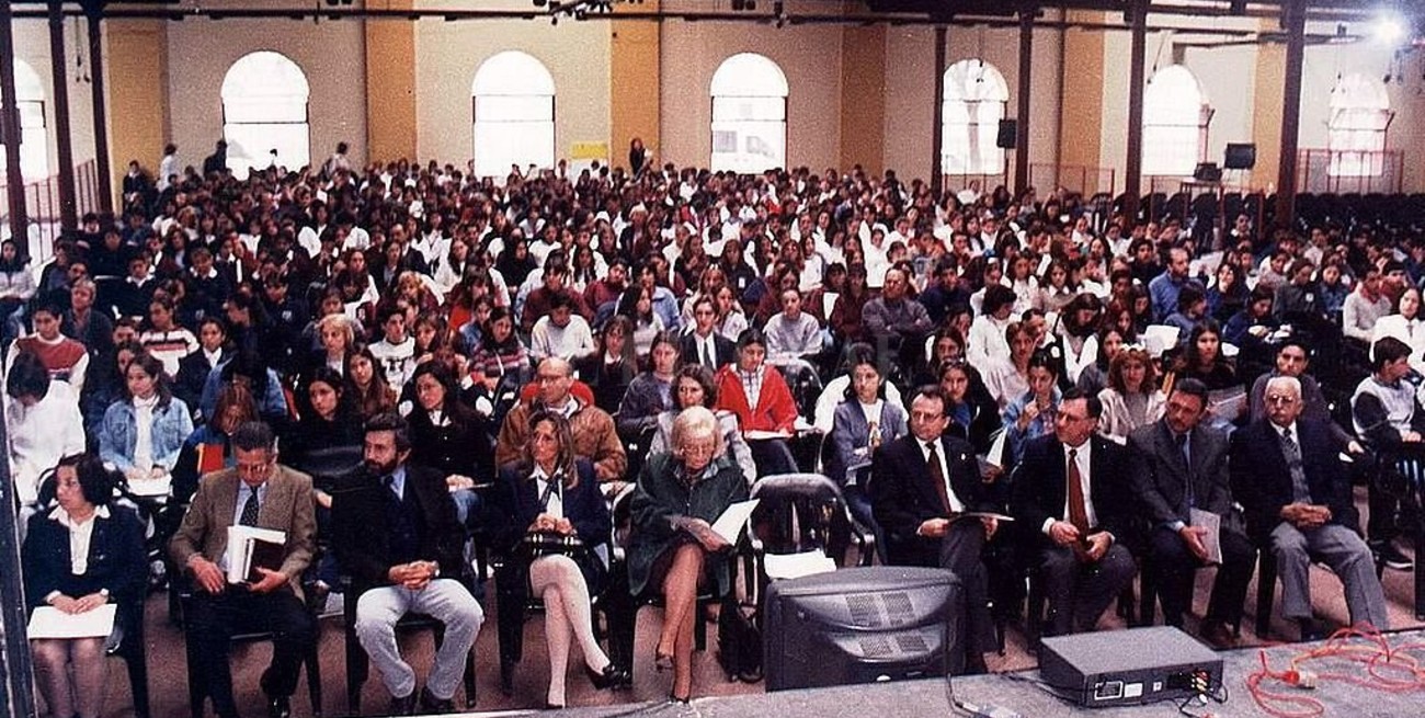 La actualización tecnológica del Archivo General de la Provincia (1988  2008)