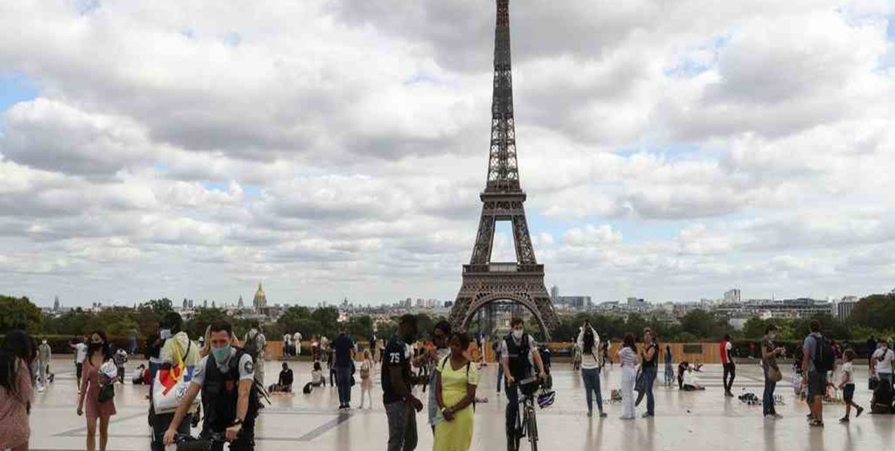 Turistas estadounidenses vacunados podrán visitar la Unión Europea 
