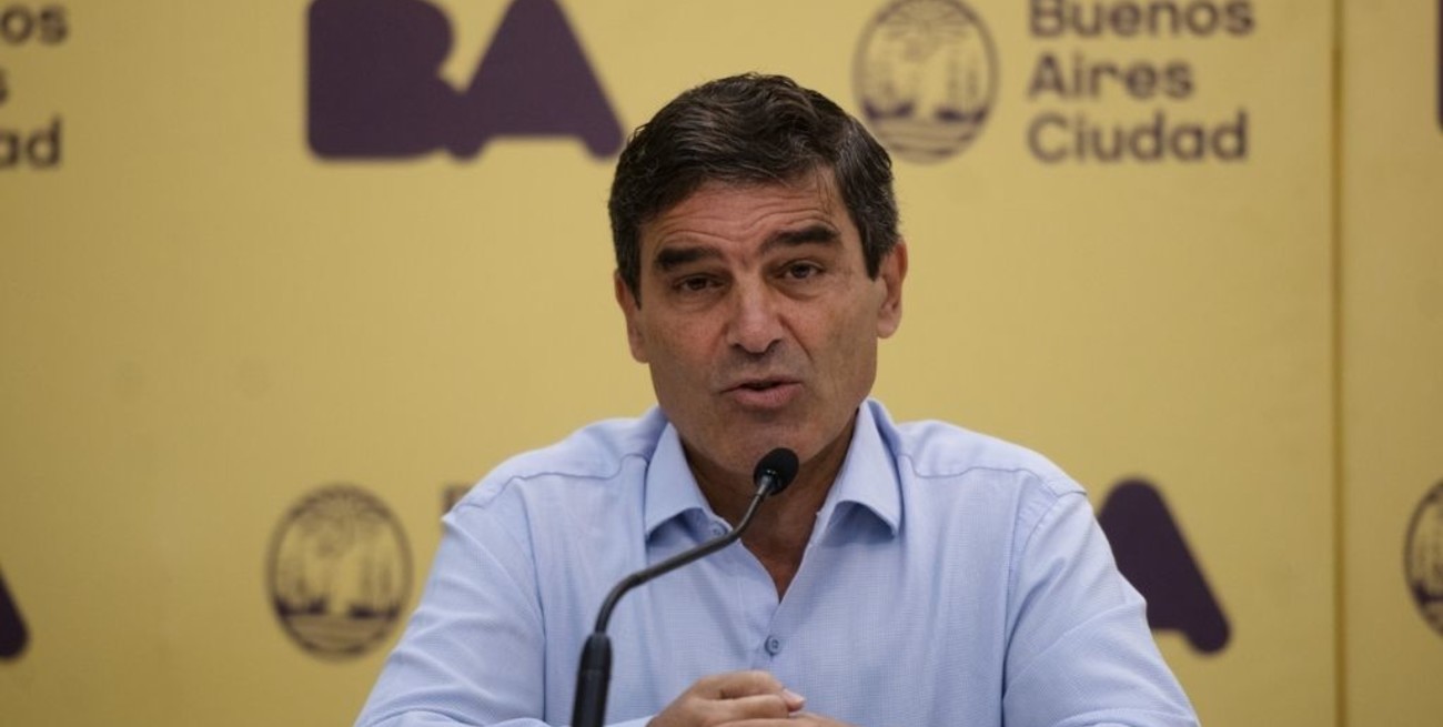 Fernán Quirós: "En siete o diez días se verá el impacto sanitario  por el velatorio de Maradona"