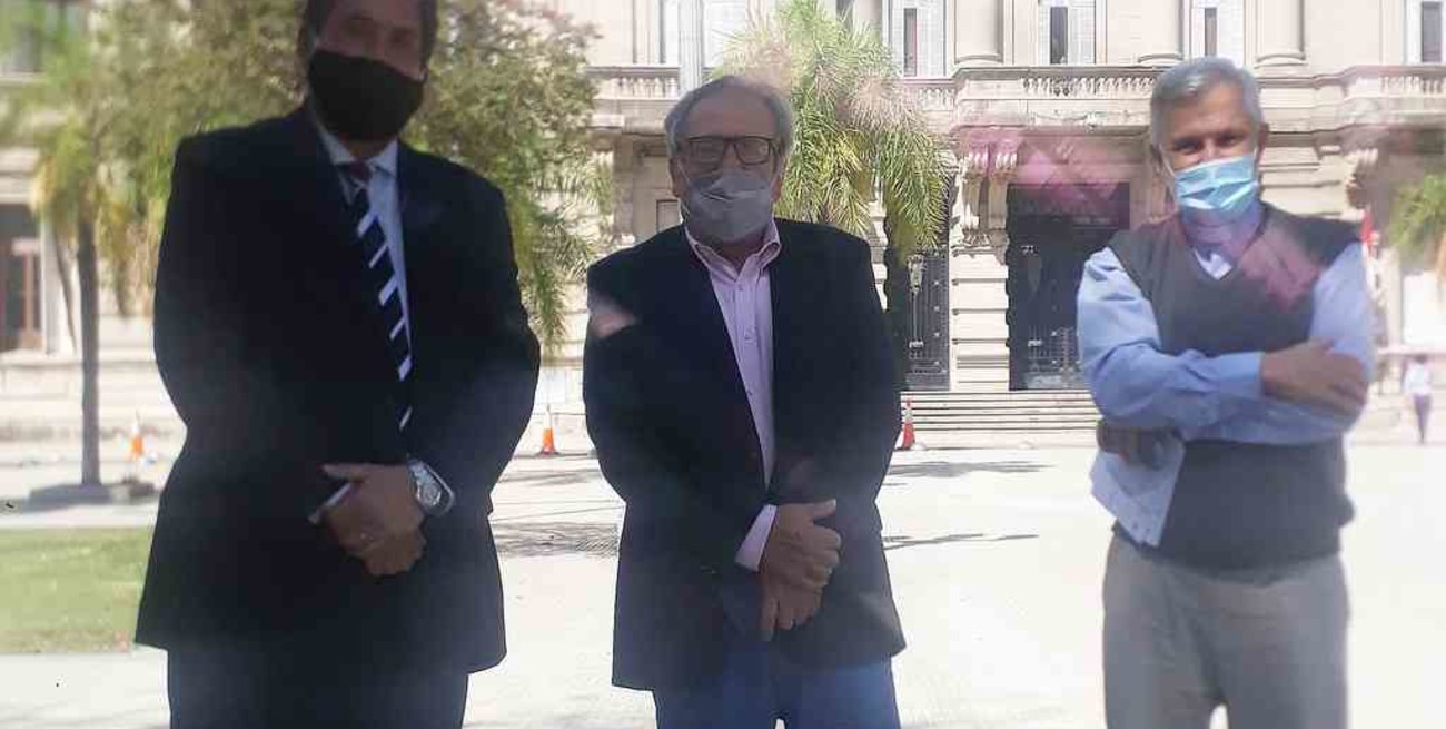 Carlos Clemente mantuvo un encuentro con Ricardo Olivera y el Padre Axel Arguinchona