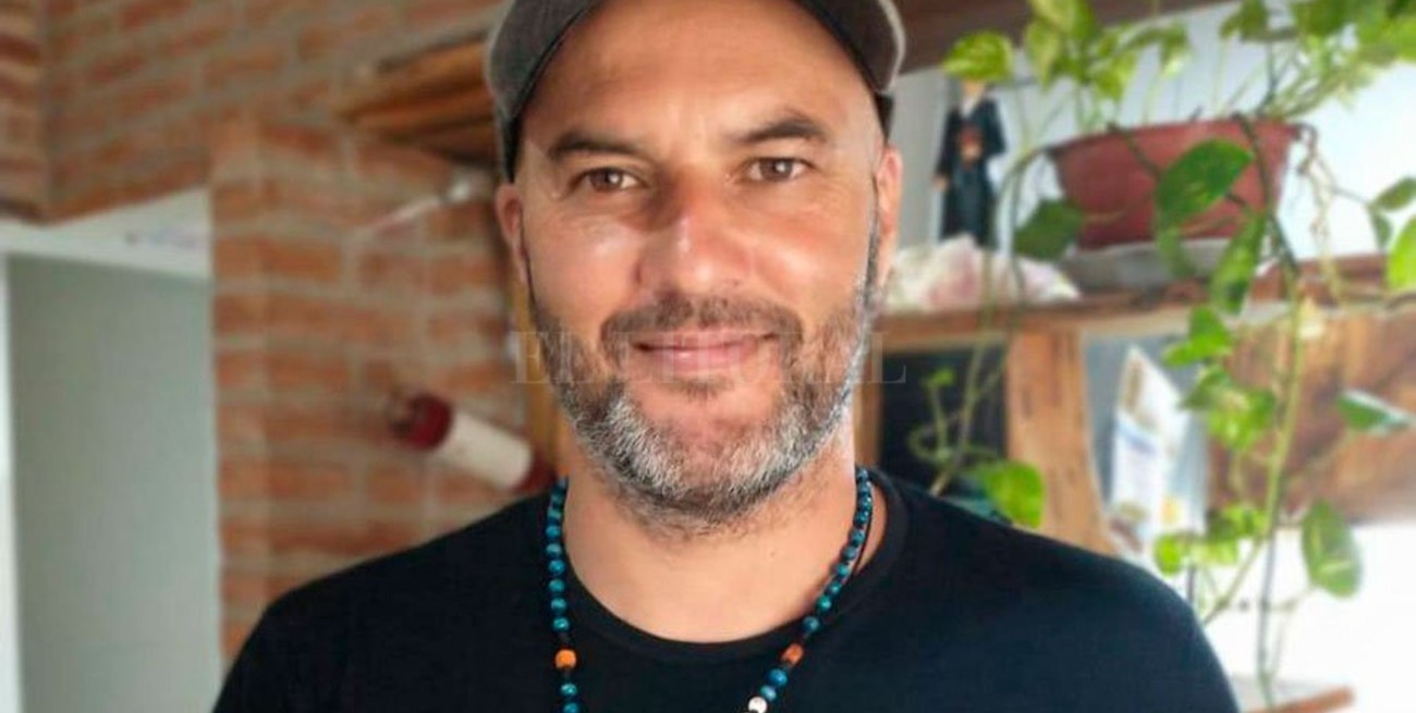 Silvio Azoge: "En Colón jugué dos partidos en un día, estoy para el Guinnes"