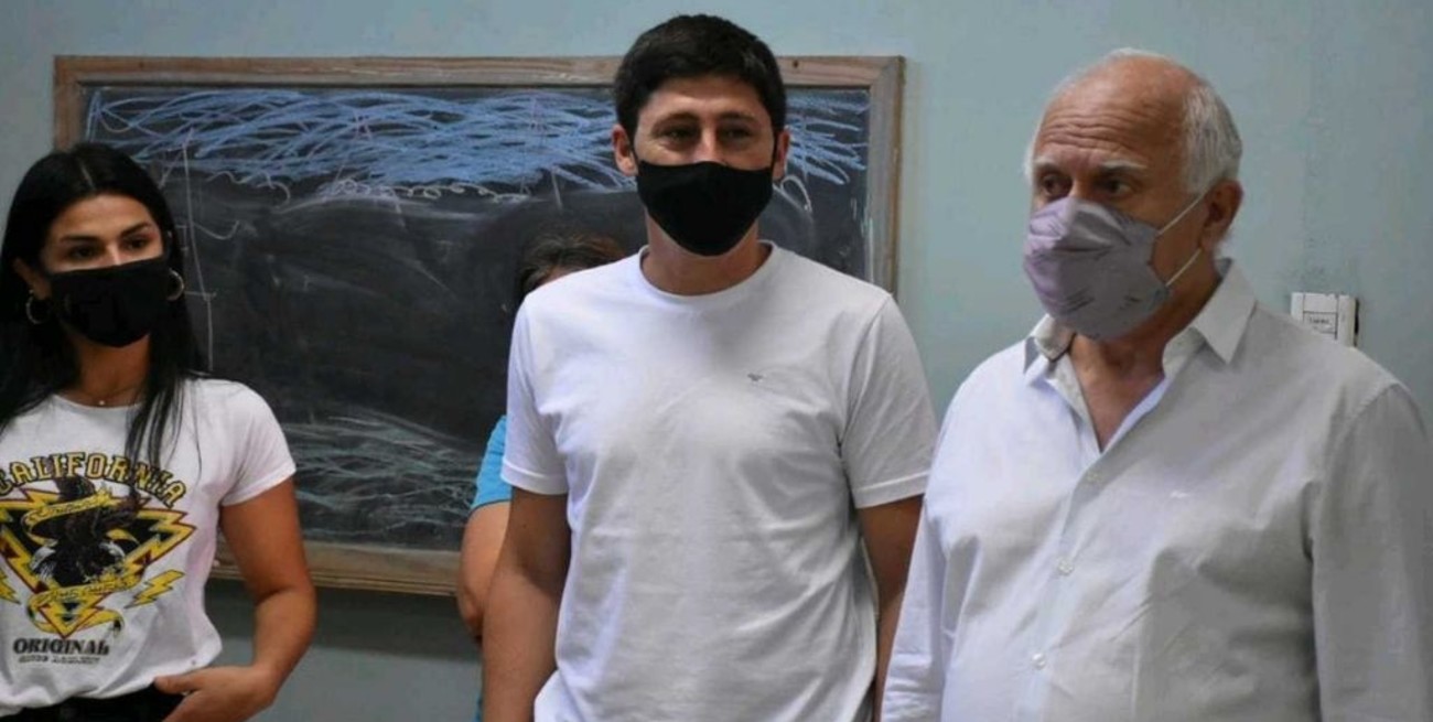 Lifschitz y Garibaldi visitaron el proyecto del aula virtual comunitaria para el barrio Las Lomas