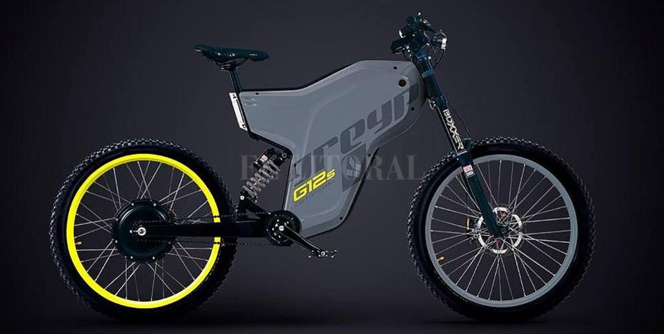 Video: Gerard Piqué causa polémica por una bicicleta de 10.000 euros