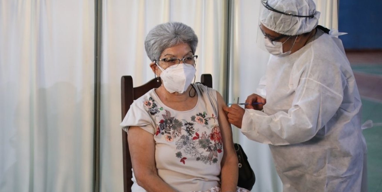 Corrientes abrió la inscripción para vacunarse a personas entre 50 y 54 años