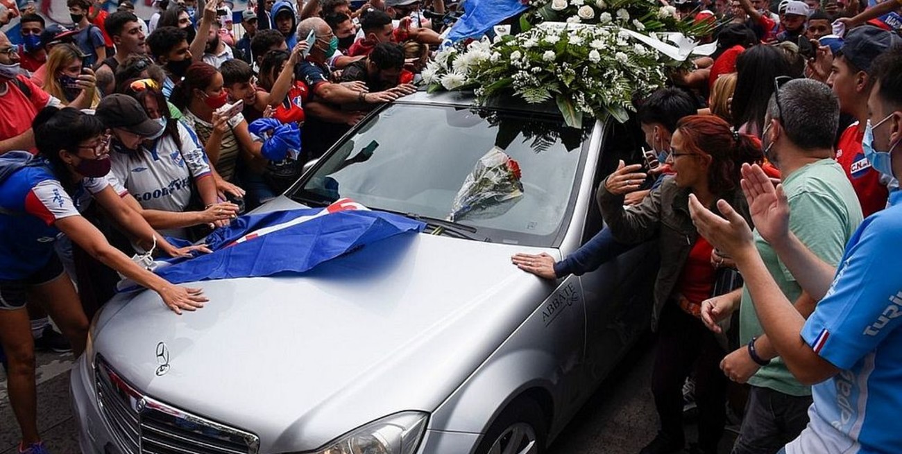 Emotiva despedida al "Morro" García en Uruguay