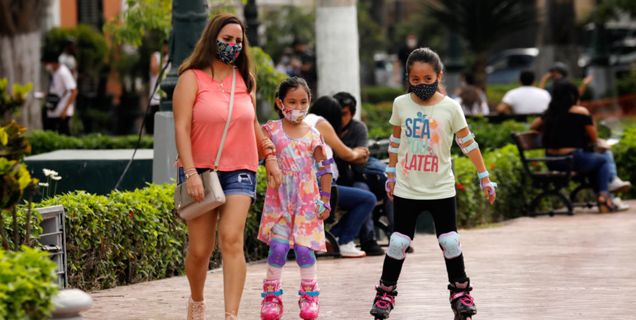 Perú impone toque de queda en varias regiones para contener la propagación del coronavirus