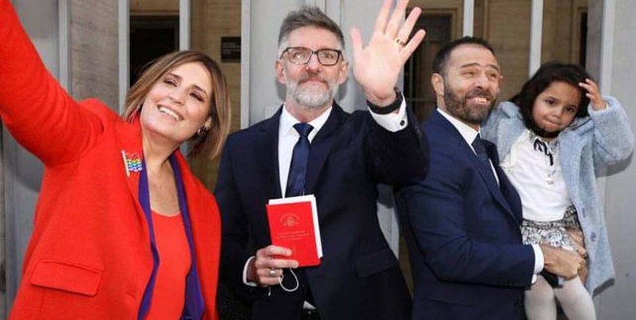 Se casaron Luis Novaresio y Braulio Bauab y lo festejaron por Zoom