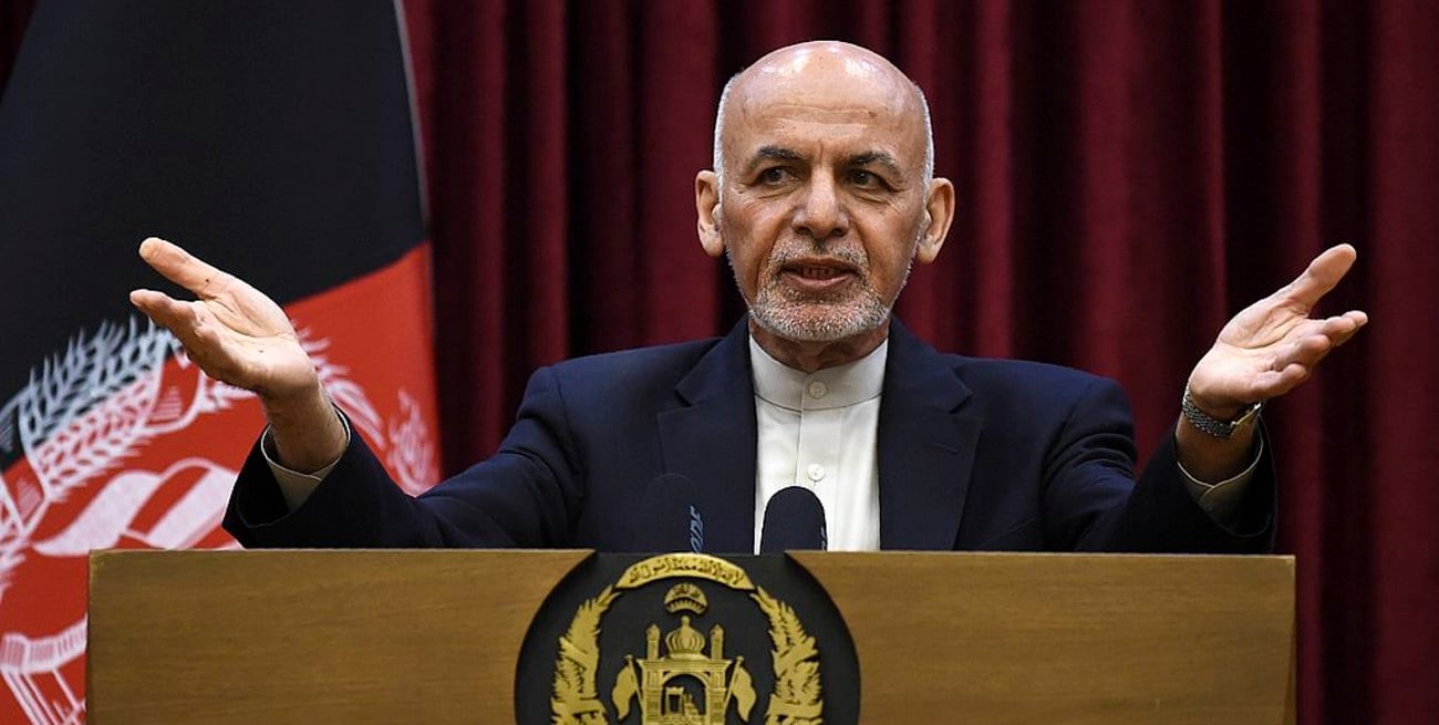 Ghani dijo que huyó de Afganistán para "evitar un baño de sangre" con la victoria de los talibanes