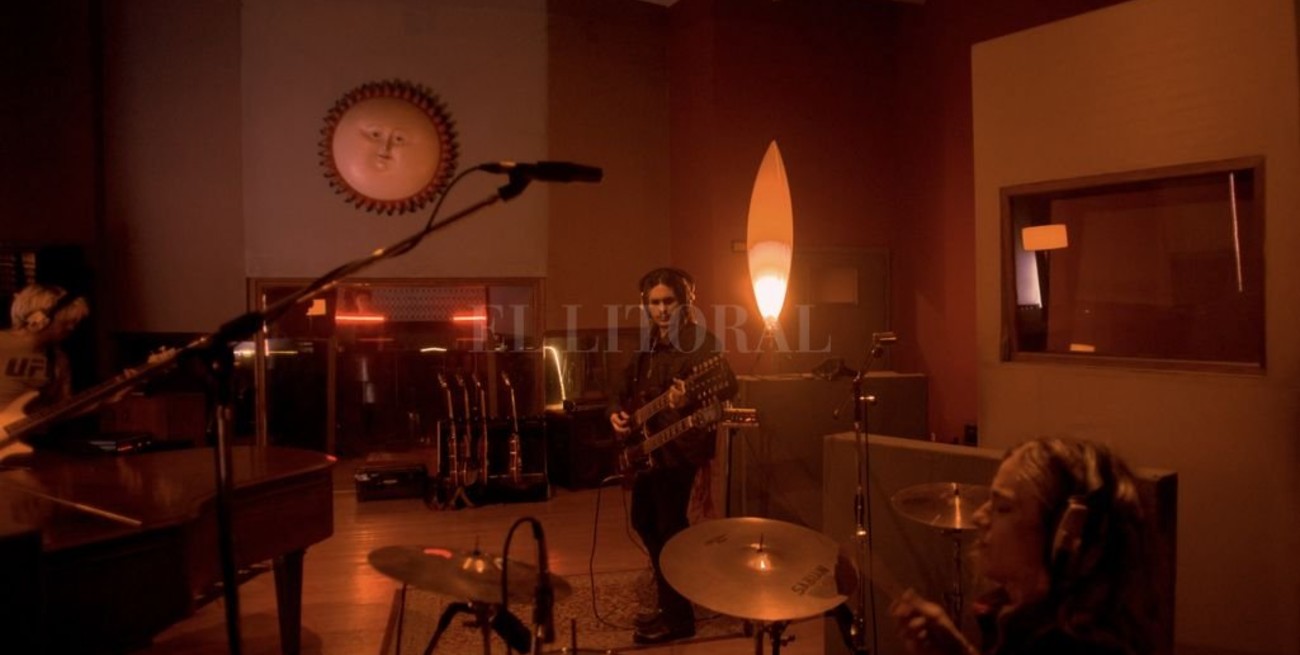 Airbag homenajea a La Renga con "La balada del diablo y la muerte"