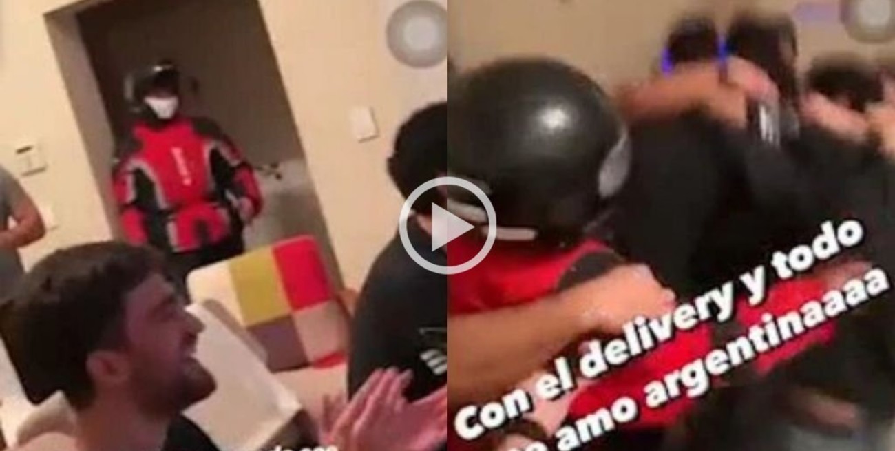 Un delivery llevó un pedido sobre el final del partido de Argentina y se quedó a festejar con los clientes