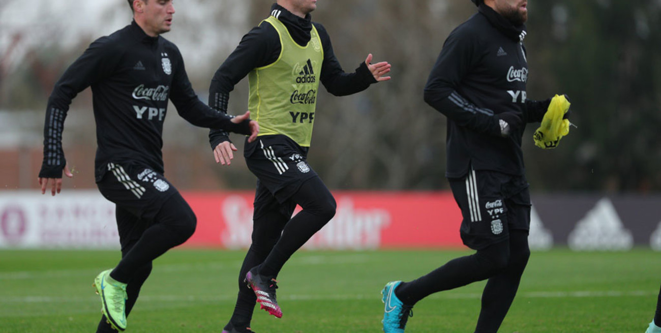 Scaloni busca definir el equipo para jugar ante Ecuador