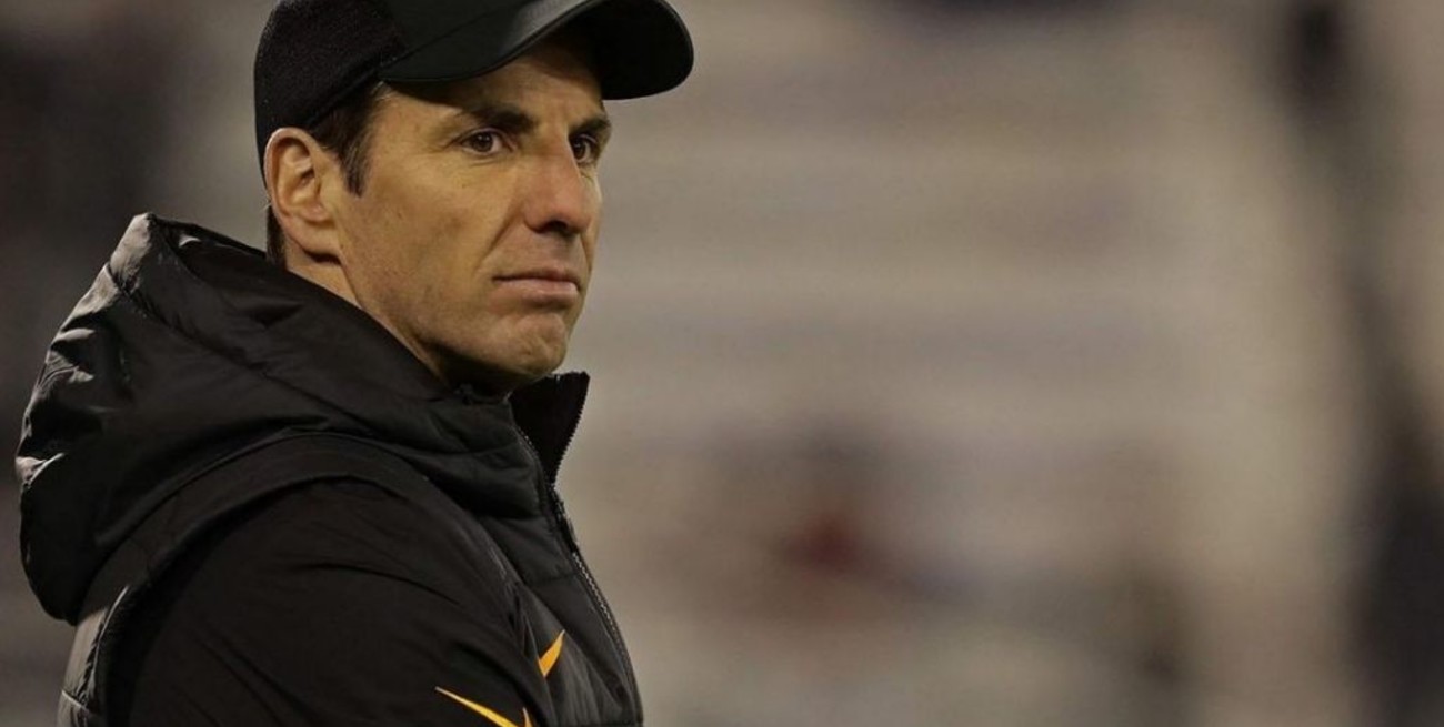 El entrenador argentino Gonzalo Quesada fue suspendio por "falta de respeto a la autoridad"