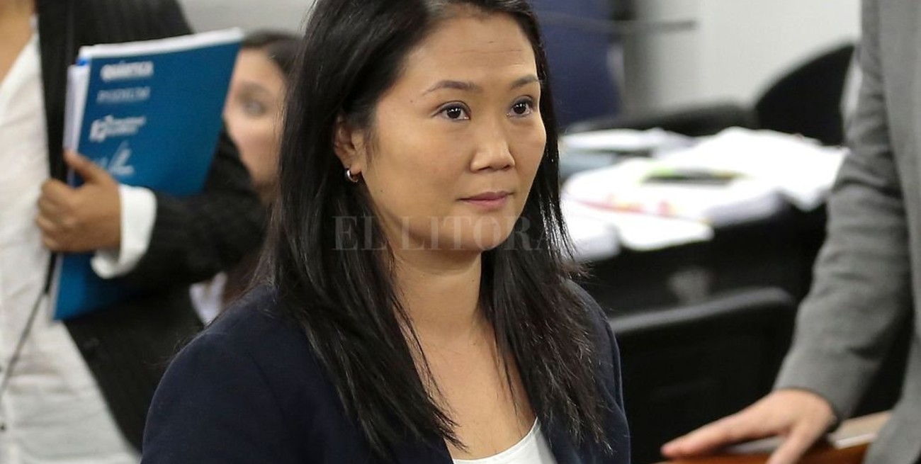 Oficialismo y oposición llaman a movilizarse en Perú tras el resultado del recuento electoral