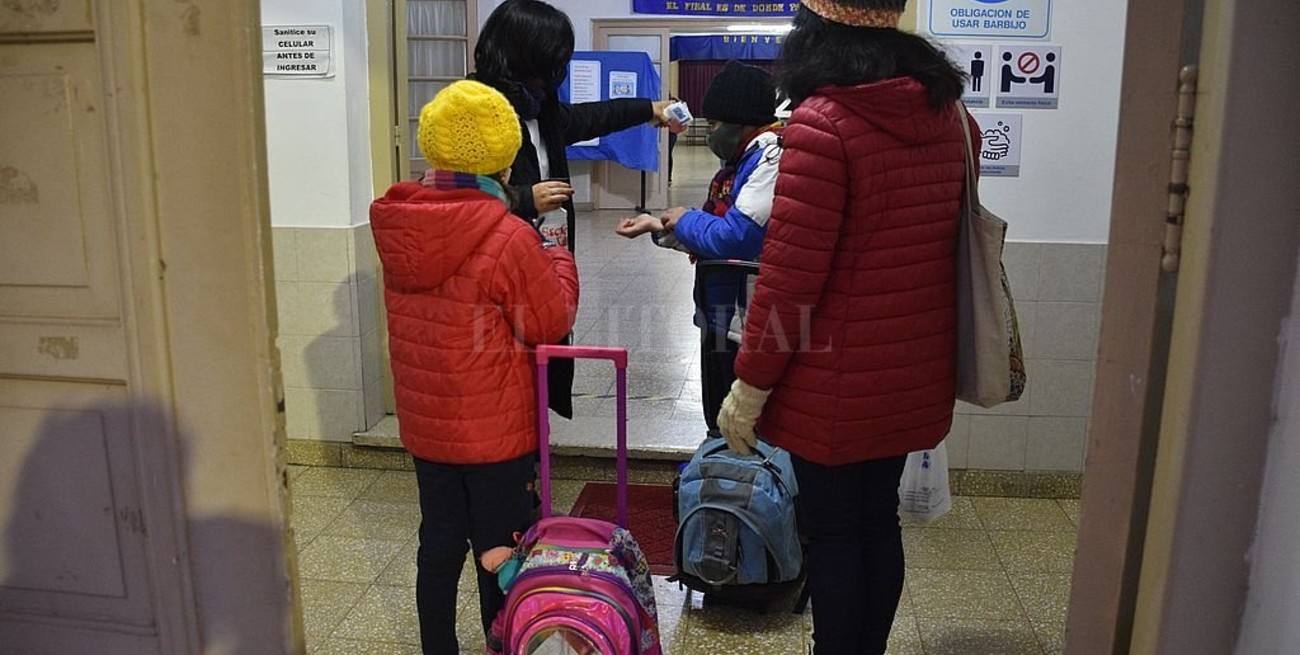 Este lunes vuelve la presencialidad plena en las escuelas de Santa Fe