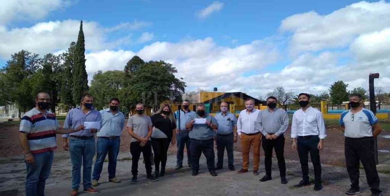 Michlig, Dupouy y González recorrieron obras en Ceres