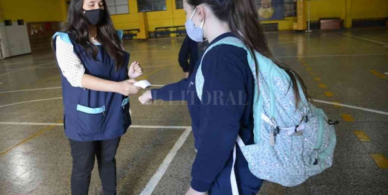Los chicos de 7º volvieron a las aulas en Rosario