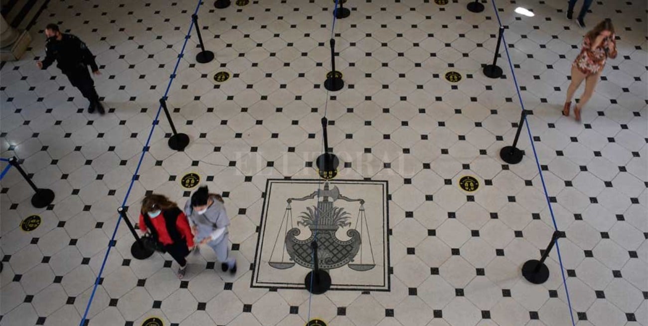 Condenado por encerrar a su pareja en el auto