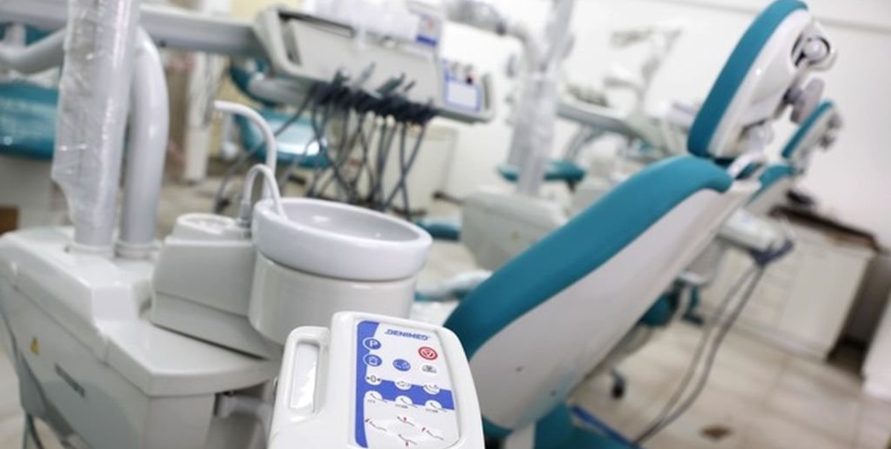 Otorgaron libertad ambulatoria a la odontóloga acusada por la muerte de un paciente en Paraguay