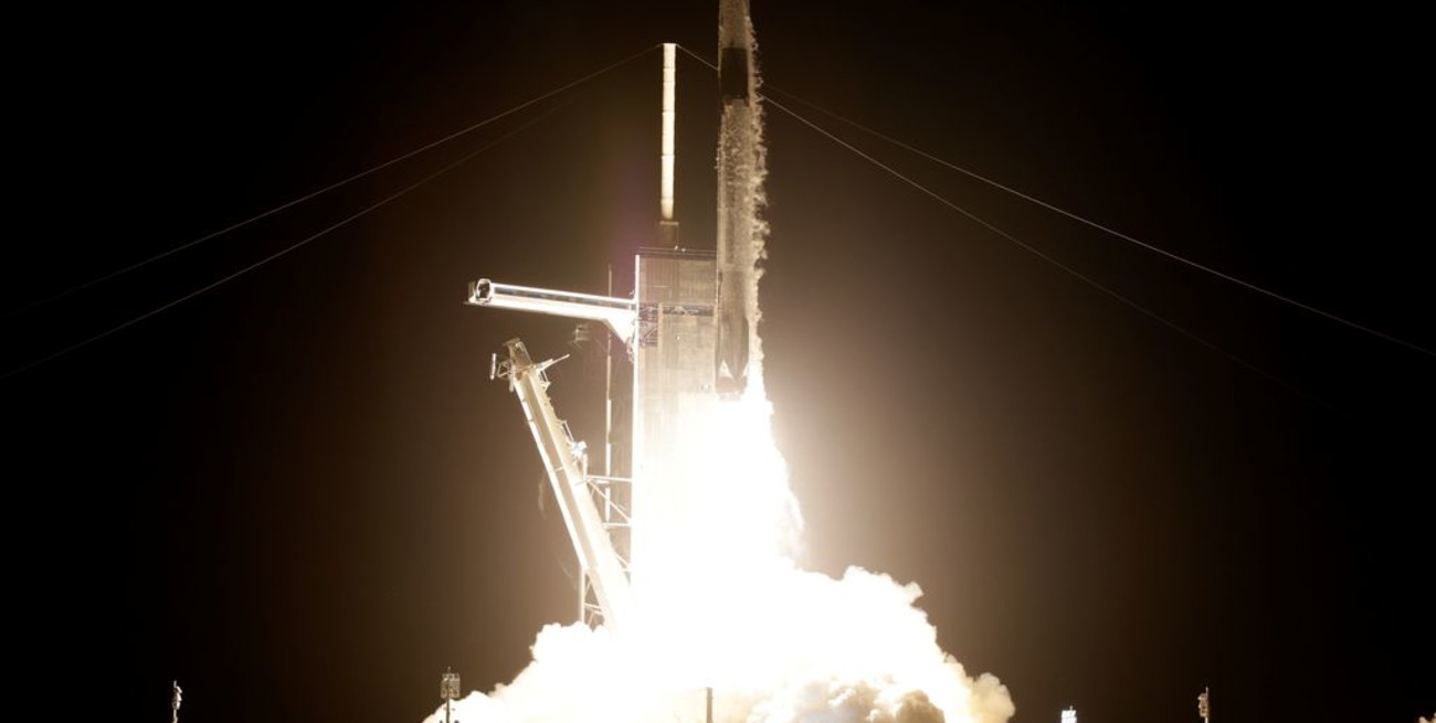 SpaceX: partió el primer vuelo de turistas espaciales que viajan sin astronautas profesionales