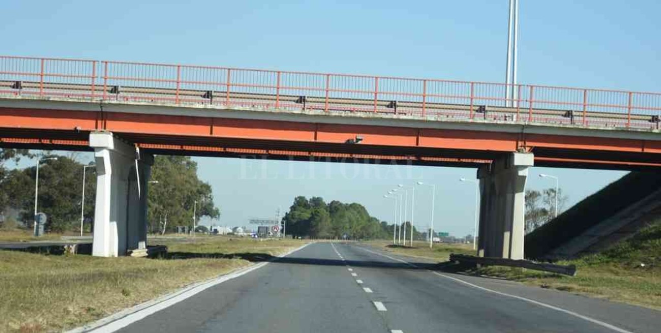 Autopista: Perotti propone para administrarla un "ente estatal"