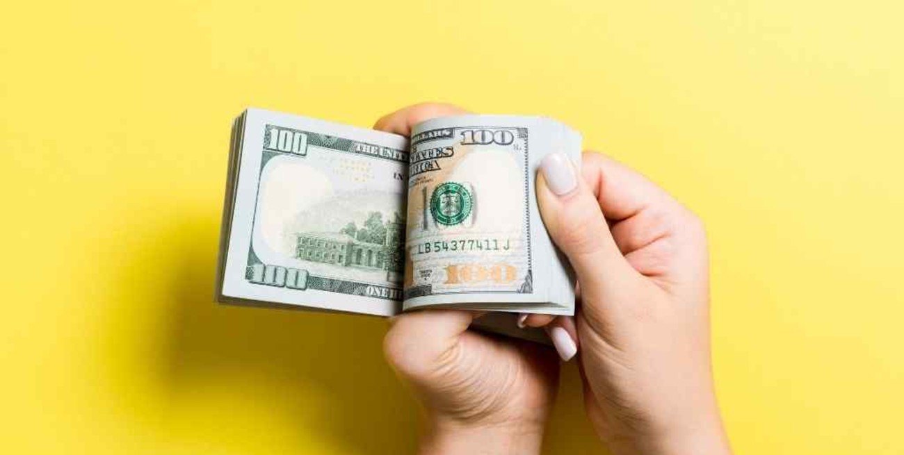 Paso a paso, cómo pedir a la AFIP la devolución del 35% por la compra de dólar ahorro o gastos con tarjeta