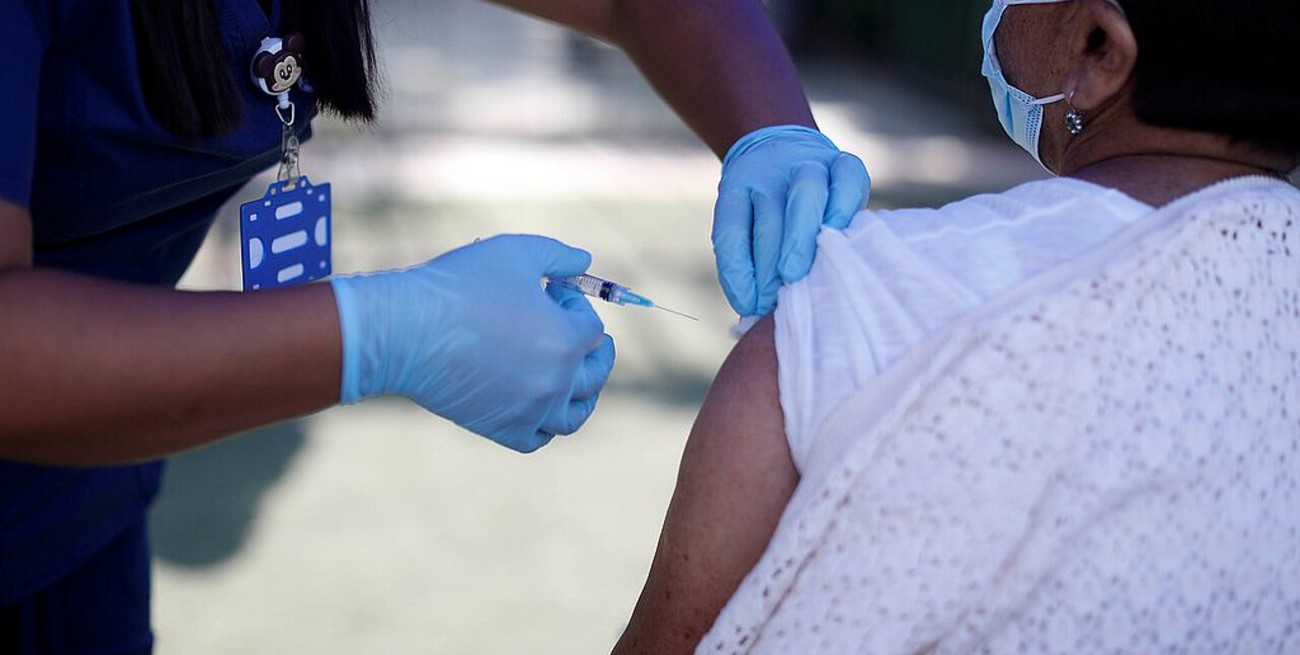 Chile estudia incluir una tercera dosis en su plan de vacunación contra el coronavirus