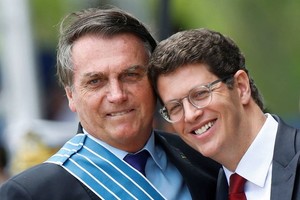 Folha de S. Paulo Jair Bolsonaro y Ricardo Salles