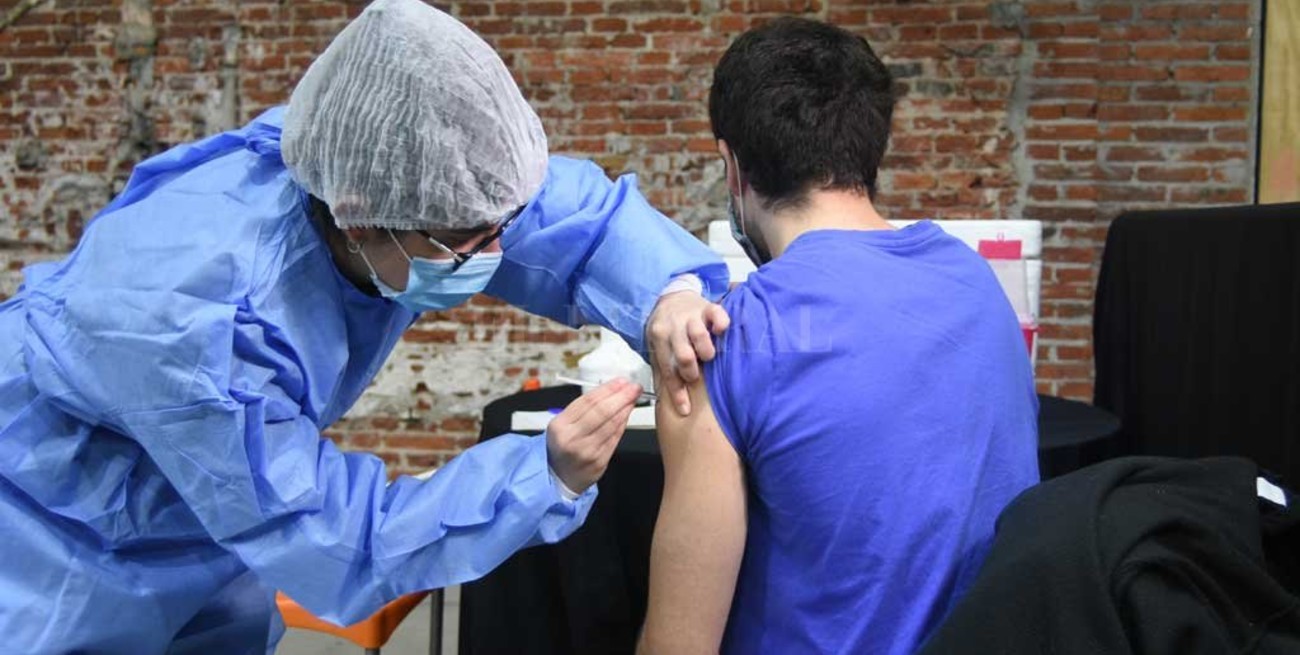 Fuerte llamado a la población  joven a recibir la vacuna Covid