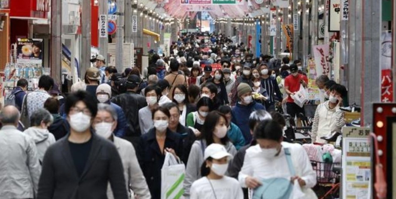 Japón por récord de contagios, limita ingresos en hospital